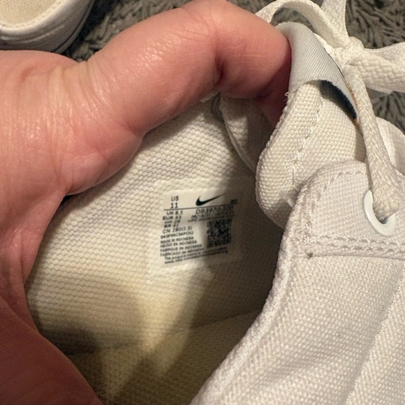 Womens White Nike Canvas Sneakers - Picture 9 of 9